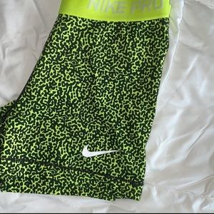 Nike Pro Spandex Size M